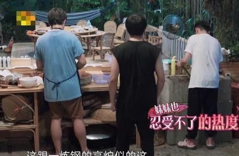  生活|《向往的生活》舒适都是假象，黄磊的厨房如炼钢炉，孙莉曾劝他退出