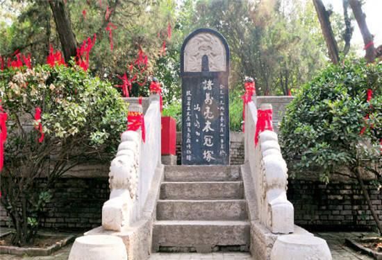  临终|诸葛亮临终留下11个字，其葬身处成千古之谜，不愧为智慧化身！