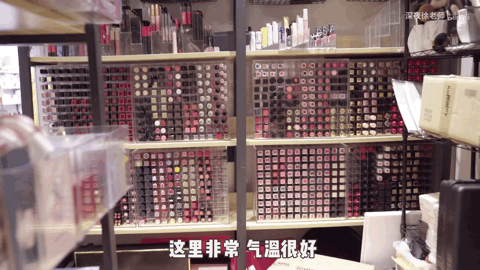  没钱|李佳琦的家被曝光：没钱没势没背景，他凭什么火？