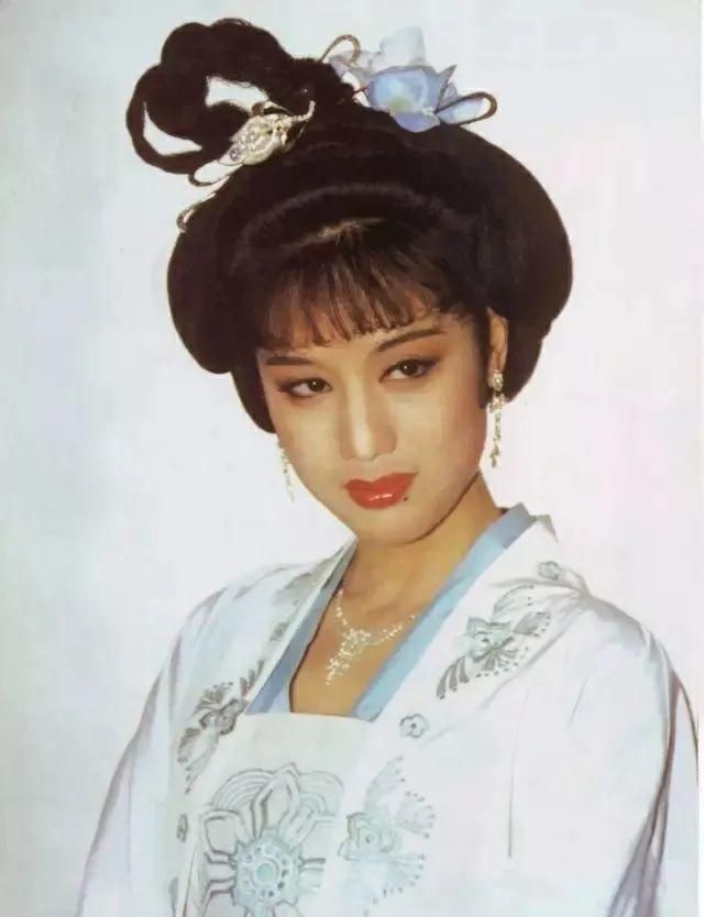 武则天|《武则天》《康熙王朝》中一代美人逝世，带走了国产古装剧的审美