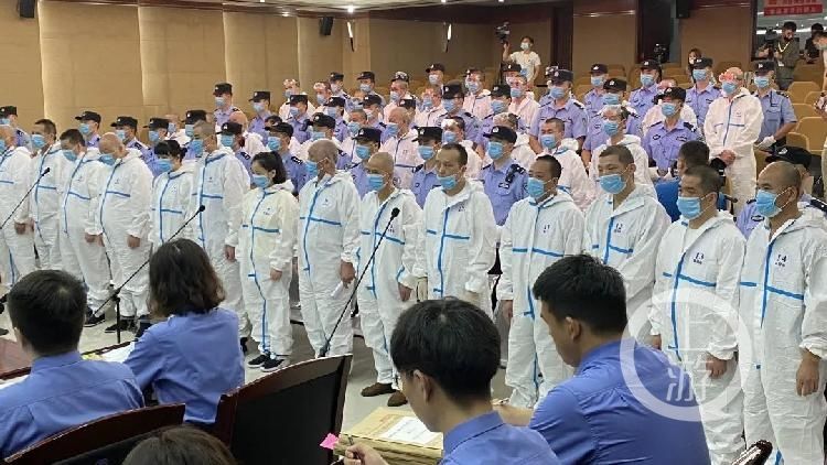 基层政权|西安水磨村干部集体涉黑案开庭:37被告人被控16宗罪