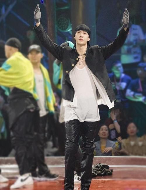  成问题|《这街3》水火舞台有创意，熬夜录制拼体力，选手频频受伤成问题