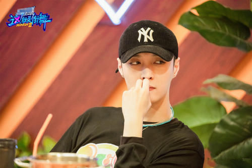  王一博|《街舞3》王一博为何“反撩”斗舞时的小宝？看他是如何做出解释