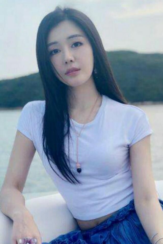 汤晶媚|汤晶媚青春靓丽，美若天仙