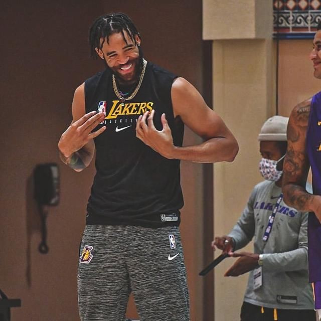 湖人|詹姆斯、戴维斯领衔!湖人今日训练组图出炉