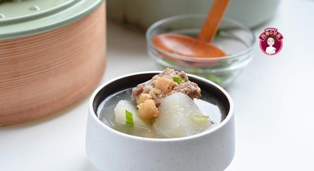  白萝卜|适合三伏天的2道爽口汤，自带鲜甜，除了盐，其它调料都是多余的