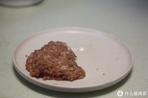 蒸一蒸|猪肉加它做肉丸，简单蒸一蒸，多吃还滋补强身