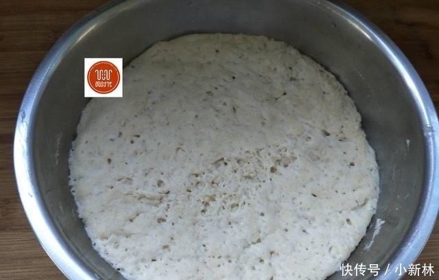 省油|发面烙饼,我有妙招,既省油又暄软,外酥里嫩凉了不会硬!