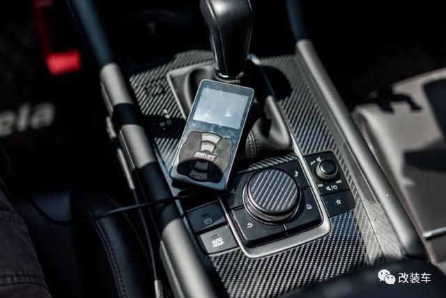 尽显|次世代马自达3，第二代魂动低趴尽显完美姿态