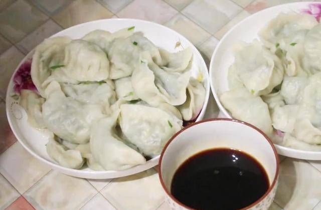 茄子|茄子和韭菜这样做,没想到这么好吃,我家一周吃5次,比吃肉还香