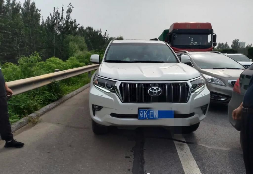  高速|容城高速交警曝光：冀D54***、京KEN***、冀GN8***