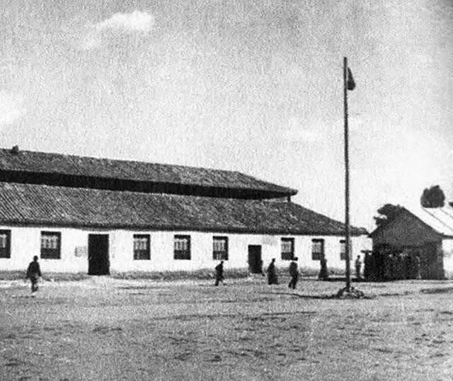  心中|今日大学已遍地，而这所仅存在了8年的大学却是我心中的第一！