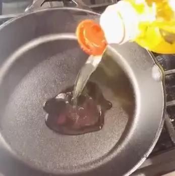  明星|原来大明星做饭也跟我们一样啊~