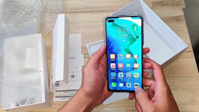  用户进行|买手机一定要跟风？这四款手机内行人较为喜爱，华为手机占两款！