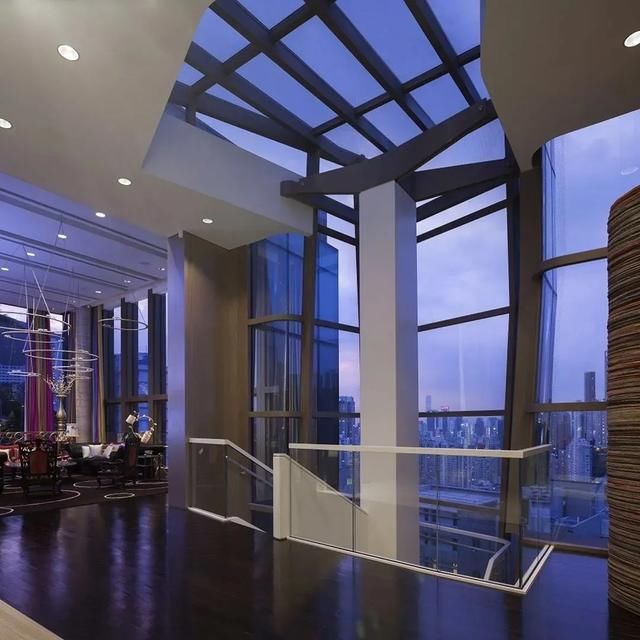 老公|她嫁百亿老公住8层豪宅,生了3个娃样子竟能保持30年不变