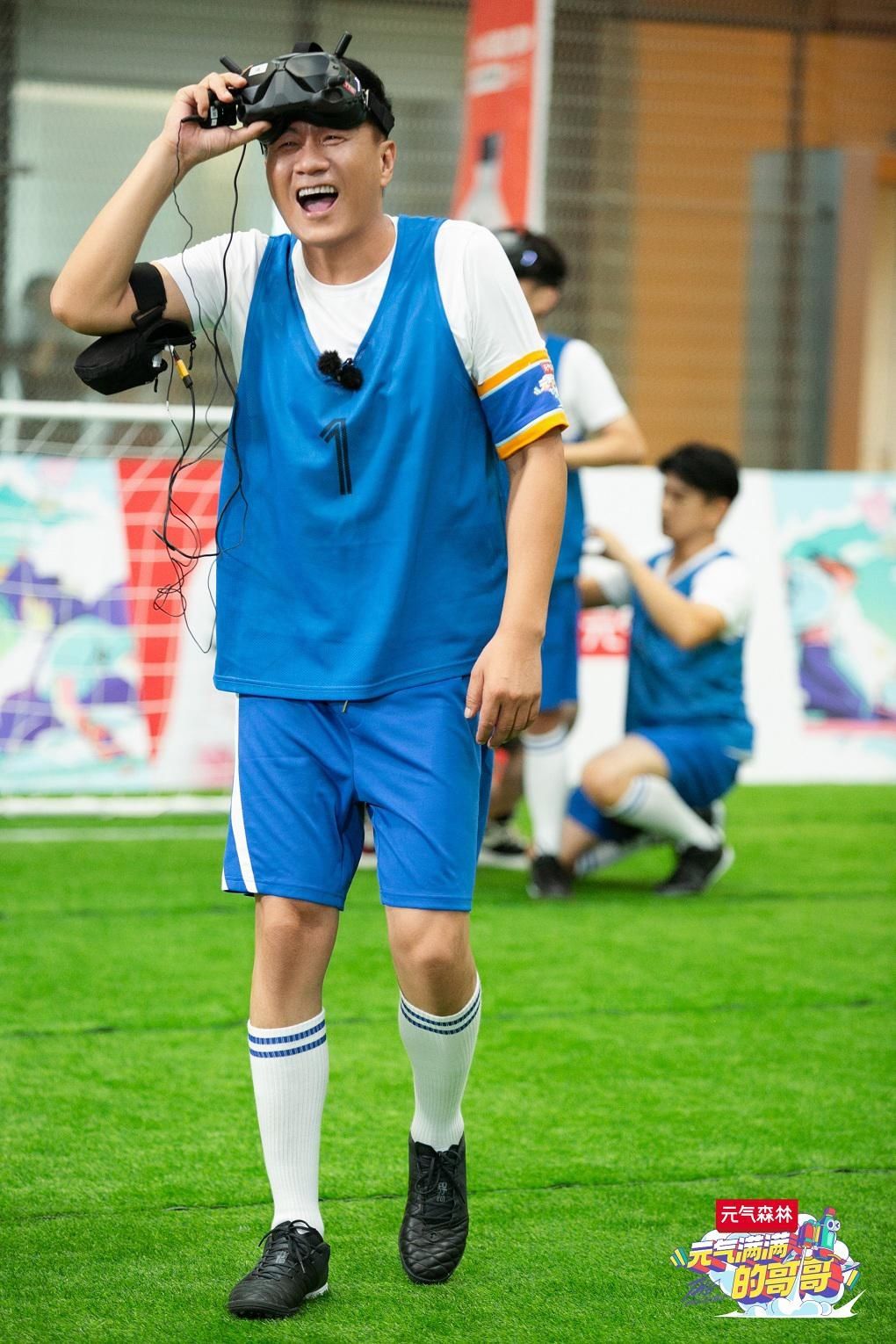  吴昕|综艺|《元气满满的哥哥》热播，吴昕扮铜人金蝉脱壳