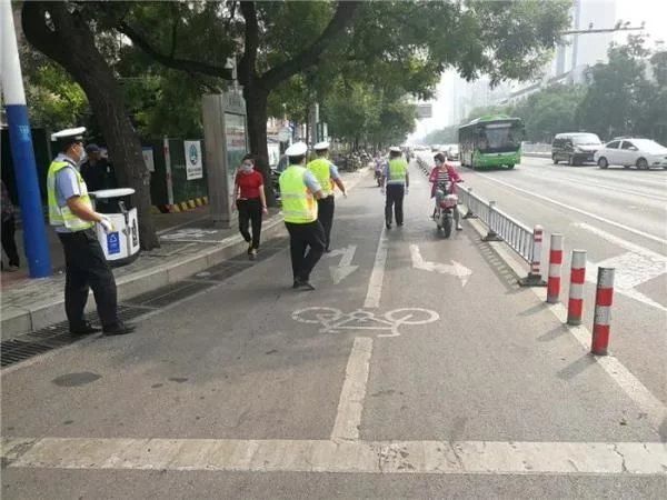 泰安交警|文明出行前，请先挂好车牌