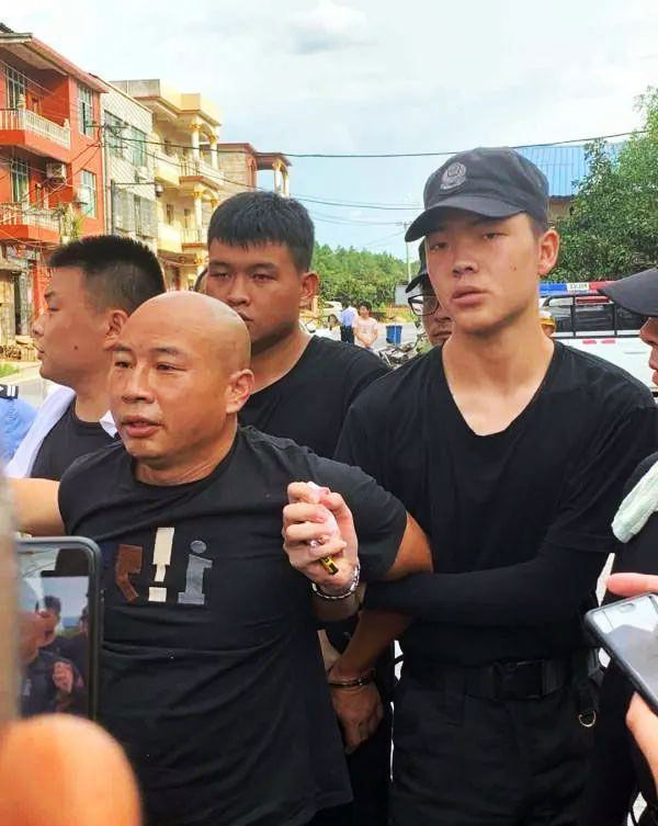 盗窃|一起普通的盗窃，曾春亮为何要走上不归路？因为他经历了这些