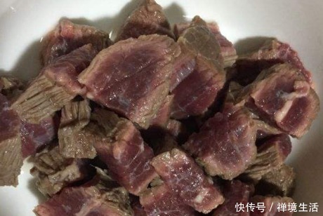 炖煮|炖牛肉时，用“它”代替水炖煮，牛肉嫩滑香醇，更软烂更入味