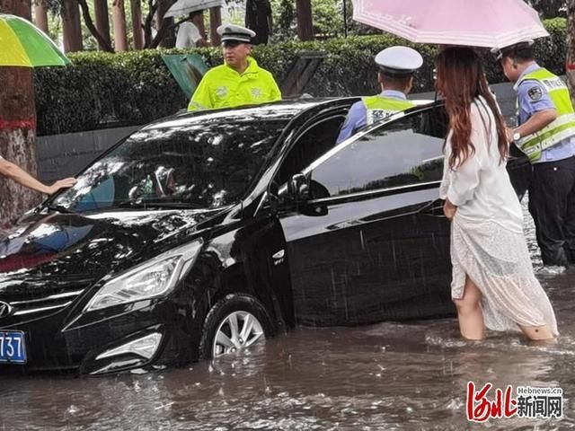 预警|局地雨量已达180毫米 河北邯郸发布暴雨红色预警