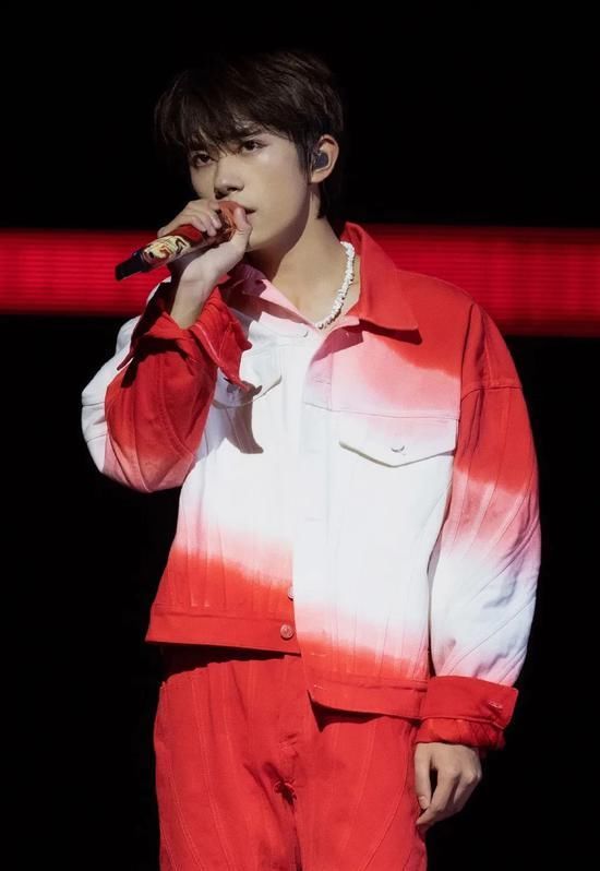  艺术|渐变色也太梦幻了 这三种调色方案把艺术感拉满