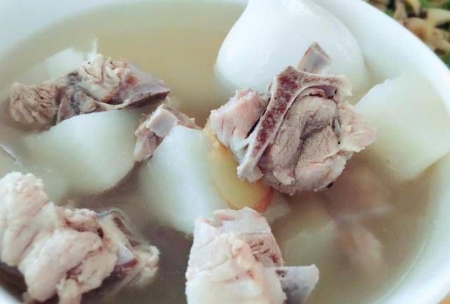 好吃|多放一味料，排骨炖的软嫩又好吃，快来学学吧