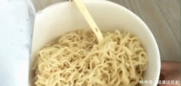 面饼|泡康师傅时,很多人忽视了这个环节,所以泡出的方便面才难吃