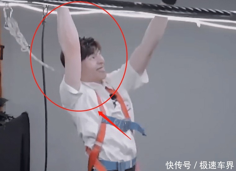 索道|邓伦节目悬空过高空索道,看清他手臂的肌肉状态,有无台本很显然