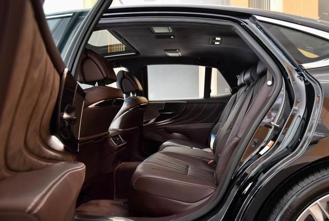  原装|年轻人都喜欢的一款车，原装进口，开出去回头率爆表