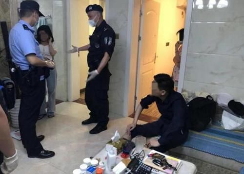  砸死|男子开挖掘机砸死堂兄弟，人倒后还继续攻击 警方：因经济纠纷