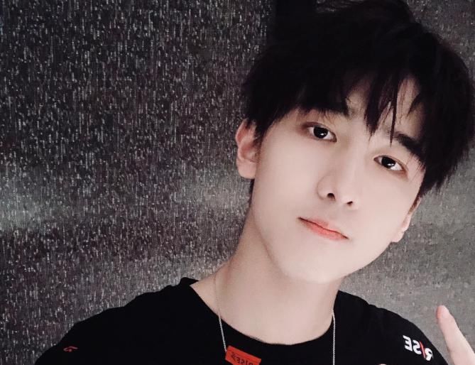  训练生|当韩国练习生有多苦？周震南三个月才走出阴影，赵让被前辈欺负！