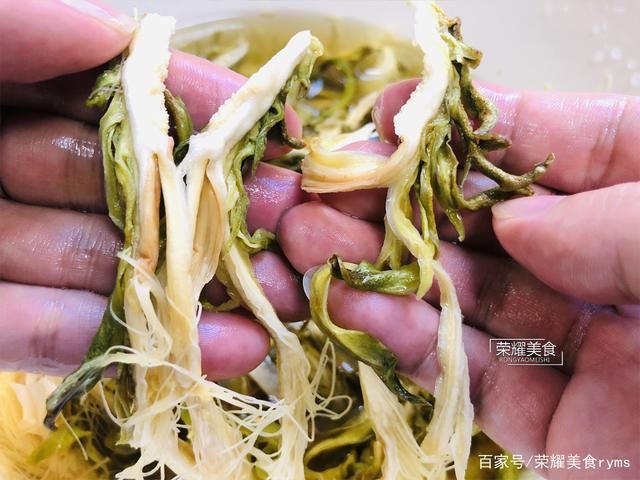  少不了|立秋后，汤水要多喝，一碗广式霸王花汤更是少不了，让它为你护航