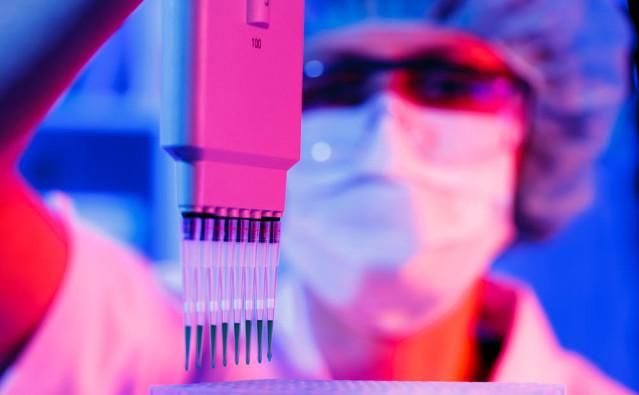  吴女士|一针70万元, 每4个月一针: 那些等针救命的SMA罕见病患儿