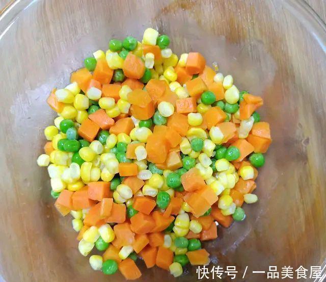 老人|家里有老人小孩的必备美食,玉米和虾仁这样做,颜色漂亮味道好