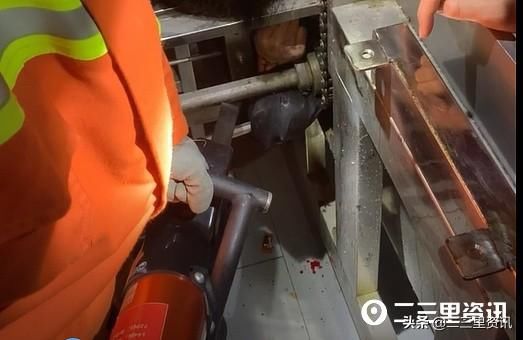 扩张|疼疼疼!看着都疼!榆林一女子手臂被卡传菜电梯传动轴