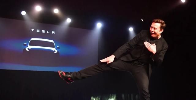 马斯克|马斯克成世界第四富,有钱人爱的基本款怎么穿才好看?