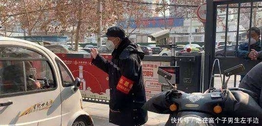  交警|收废品三轮车升级挂奥迪车牌！这到底是为什么呢？