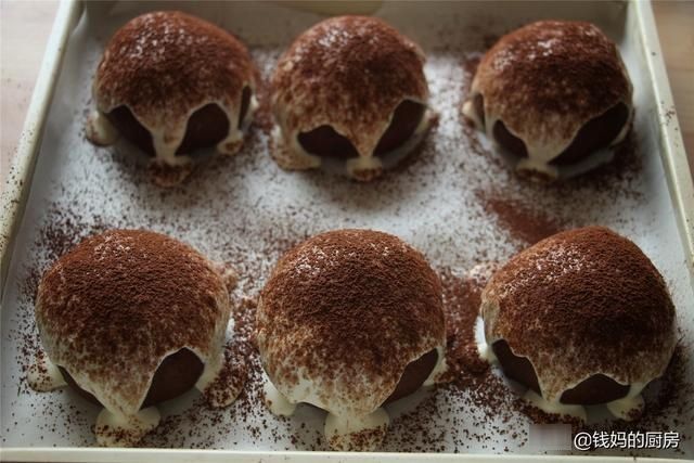  面包店|面包店每天售罄的蘑菇包，酥脆松软、2个管饱，自己做也简单