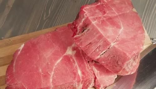  厨房纸|解冻肉时，马上用水泡就错了，大厨教你一招，吃起来跟鲜肉一样