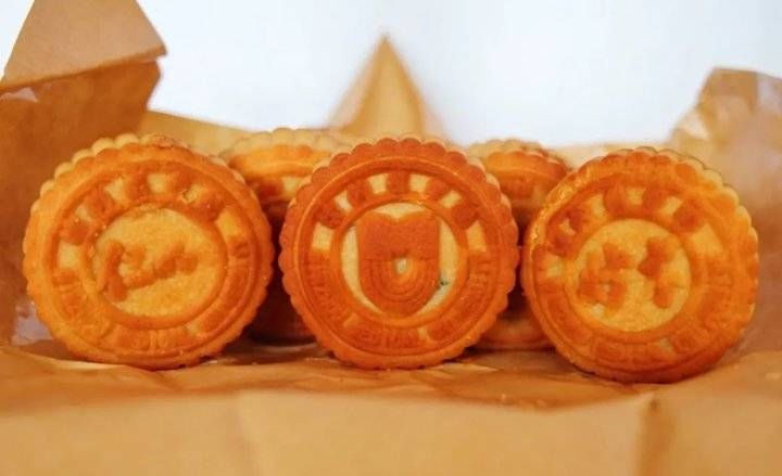 推出|滨州医学院推出定制月饼,学生凭“光盘”可在食堂领取