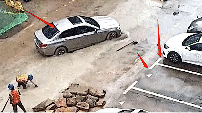  回来|有空车位不停，司机堵住路口，回来车被水泥“封住”