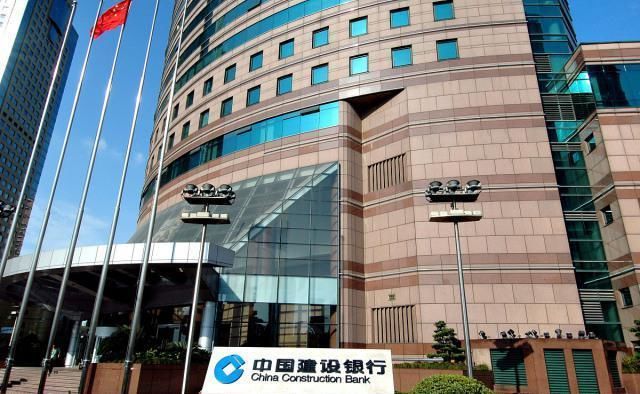  办理业务|银行大楼高达十几层，办业务都在一二层，楼上是干啥的？