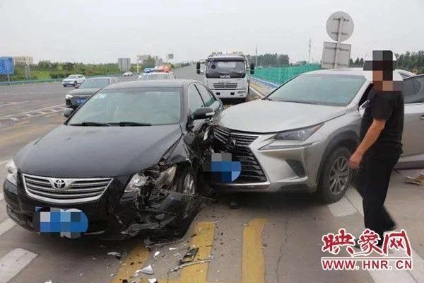  引发|图省事私家车在收费站区乱调头 引发交通事故负全责
