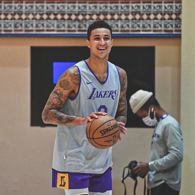 湖人|詹姆斯、戴维斯领衔!湖人今日训练组图出炉