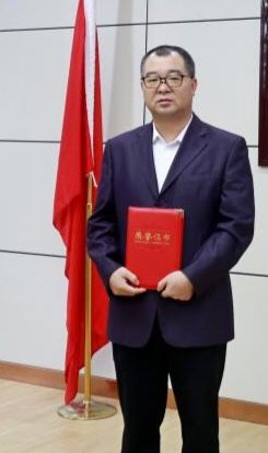 老师|身边的好老师 | 麻阳锦江中学陈河均：放弃“金饭碗”，站上讲台为苗乡“拔穷根”