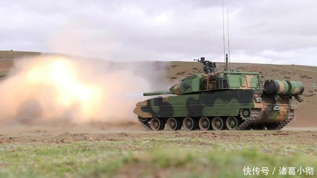  摧毁|开战轻松摧毁T90，面对中国15式莫迪急了，数十亿满世界买轻坦