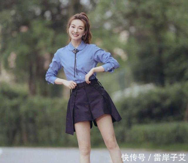  搭配|吴昕校园风格，蓝色衬衫配裤子裙青春很纯正