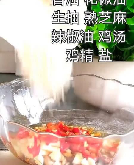  鲜香|夏季，无论如何也要吃这肉，简单一做就能吃，美味鲜香，不上火！