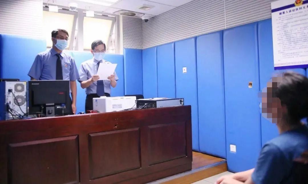 公斤|为帮当科级干部的弟弟藏匿受贿所得，男子一家将25公斤黄金扔进河道