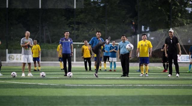  友足球协会|省实人精英足球赛揭幕，150多名校友积极参与